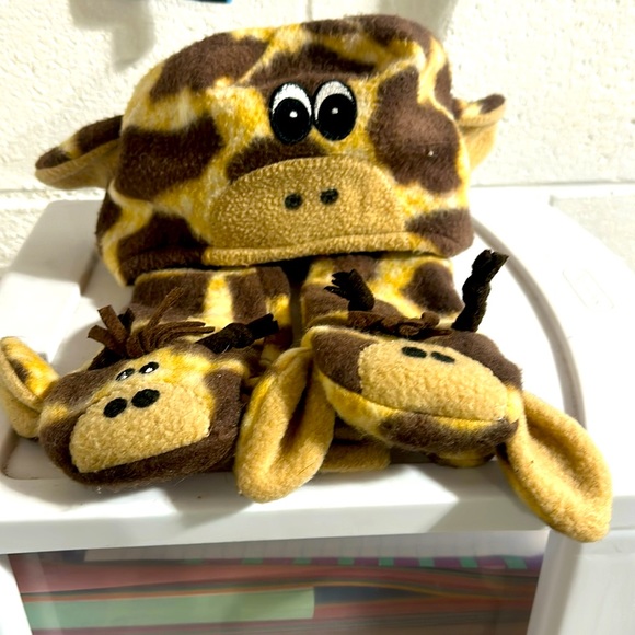 Winter hat and kitten set - Picture 1 of 4